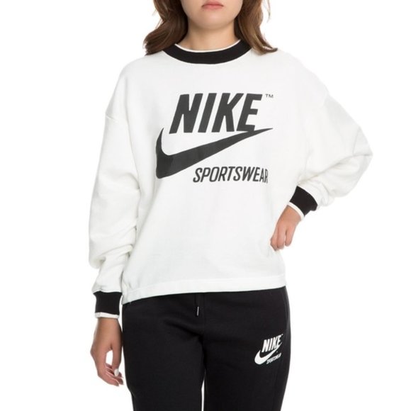 Nike | Women's Sportswear Archive Crew Sweatshirt - Picture 4 of 4